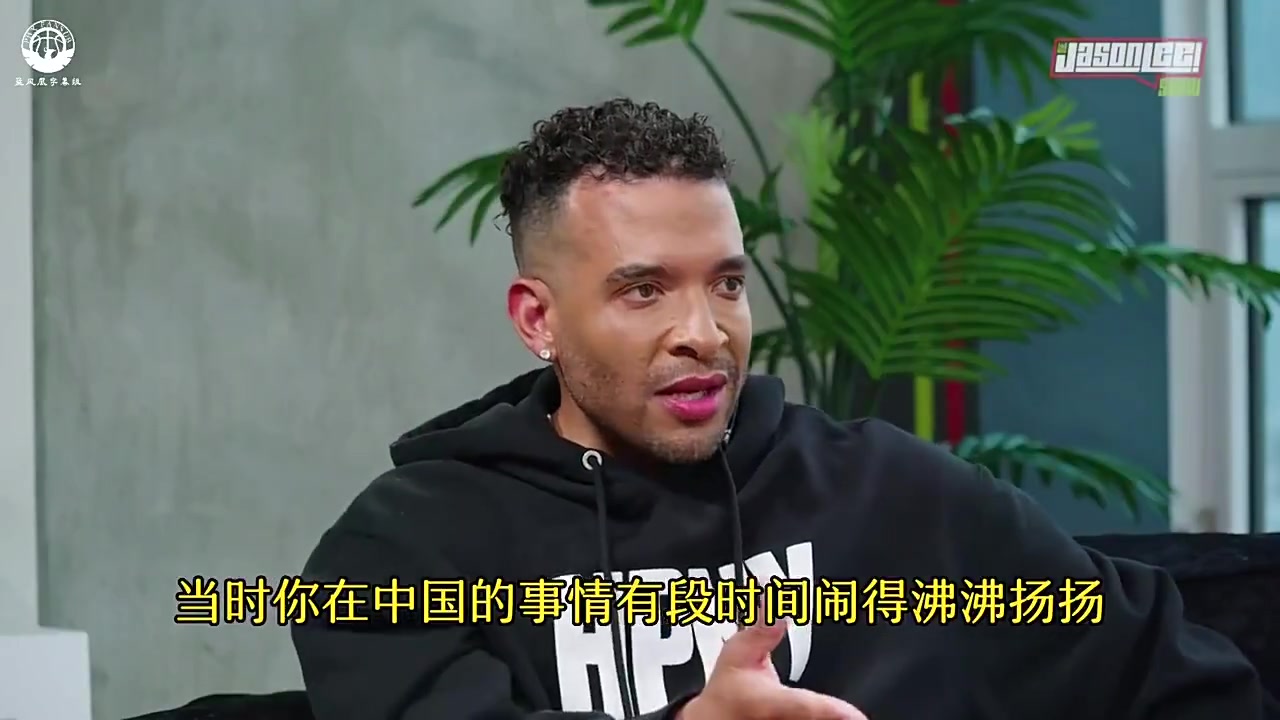 二球此前：偷東西的時(shí)候就知道錯(cuò)了，很愛中國可能以后還會(huì)去！