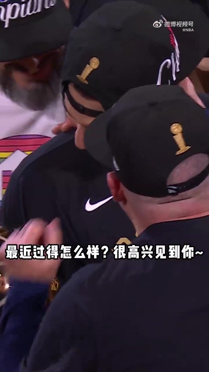 笑死！穆雷從馬龍教練手中接過獎杯后，不停地喊：寶貝寶貝！