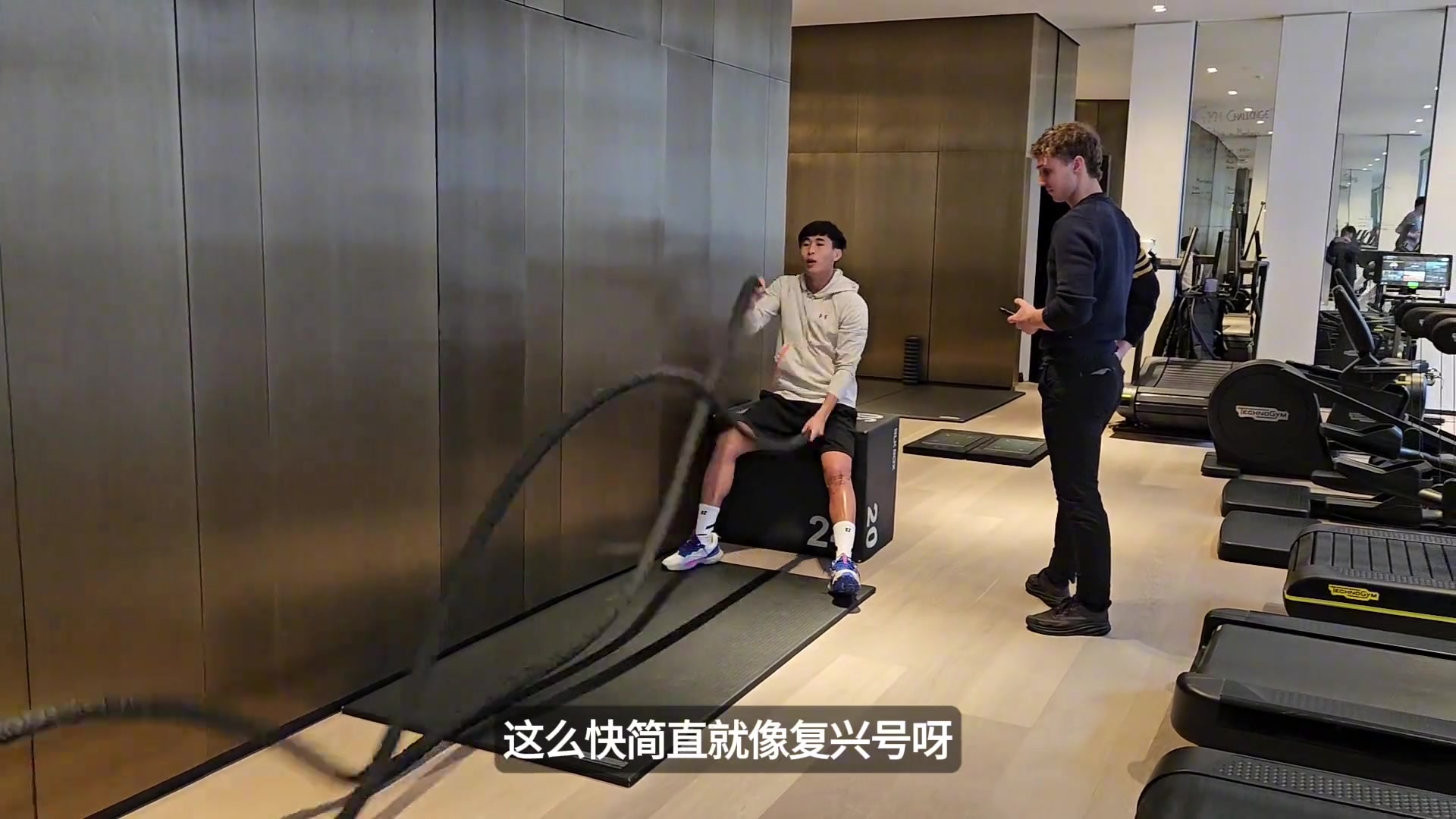 戴偉浚社媒曬康復(fù)訓(xùn)練視頻