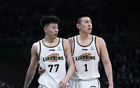 中國(guó)男籃名宿狠批張鎮(zhèn)麟、杜潤(rùn)旺，杜鋒楊鳴難掩羞愧。
