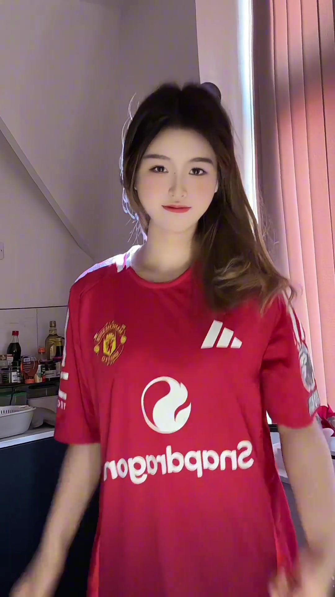 曼聯(lián)球迷真的是要成績有顏值，要顏值有顏值