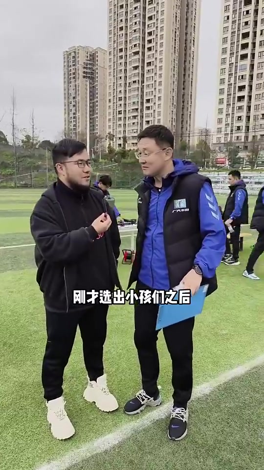 博主對話孫繼海：你們?yōu)樯斗且盐已Щ?，我們就是基層教? title=