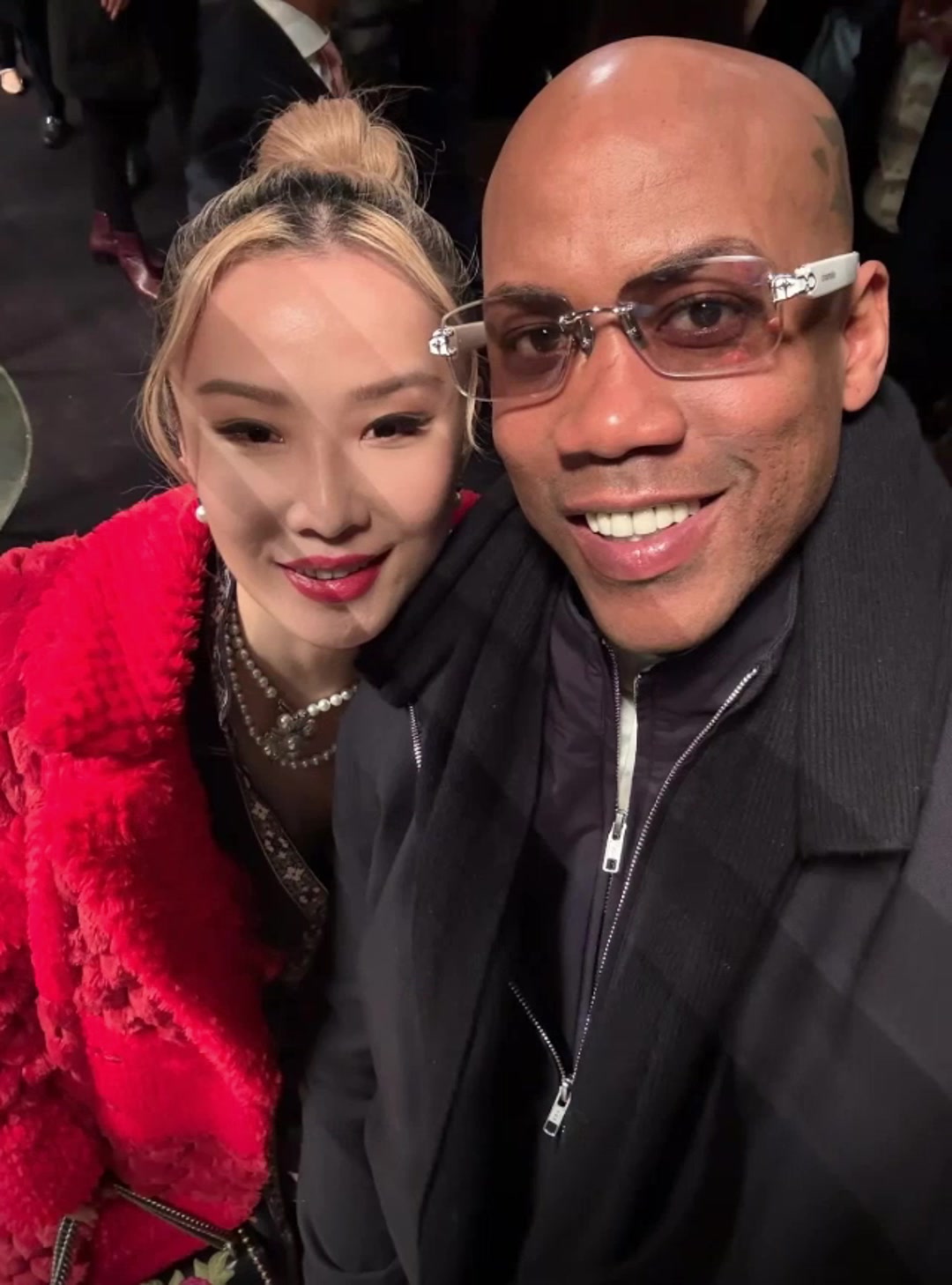 關(guān)系不一般！歌手汪妤凌曬與馬布里親密合影 曾參加好聲音