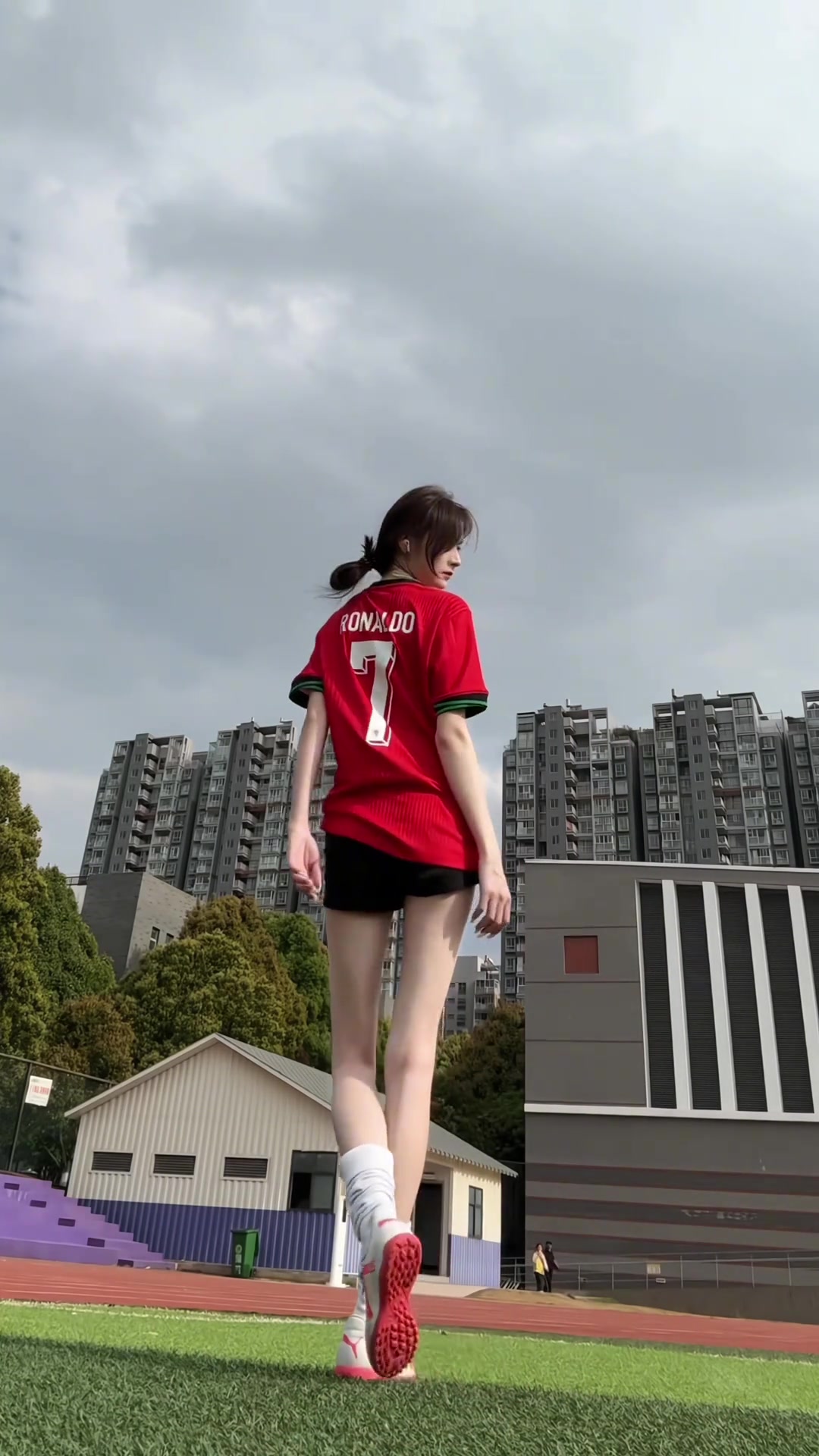 “只要你喜歡C羅，我們就是好朋友~”那我們談個(gè)戀愛吧