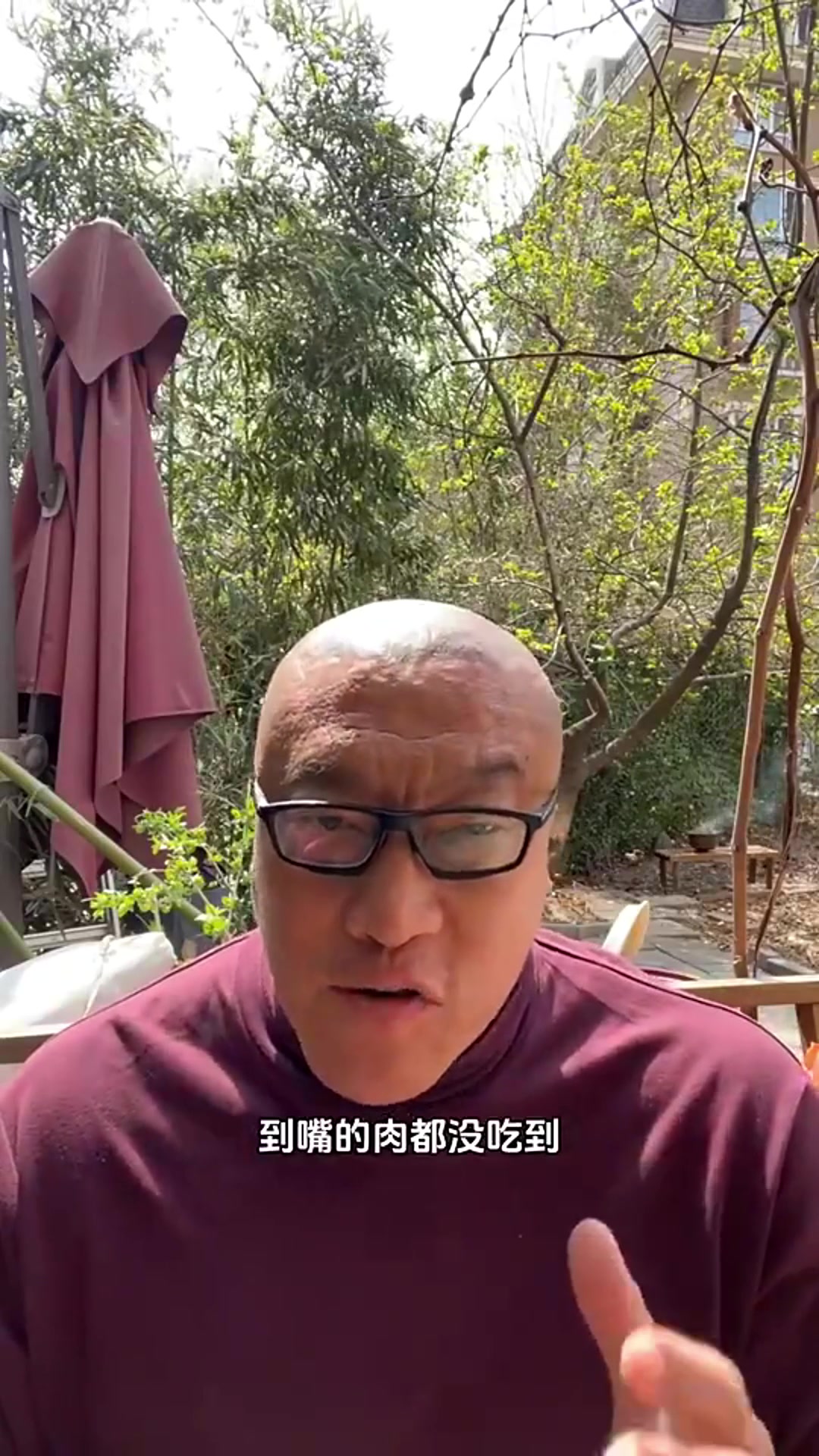 馬健：今天的比賽詹姆斯必須要批評(píng)，最后時(shí)刻打得什么東西啊