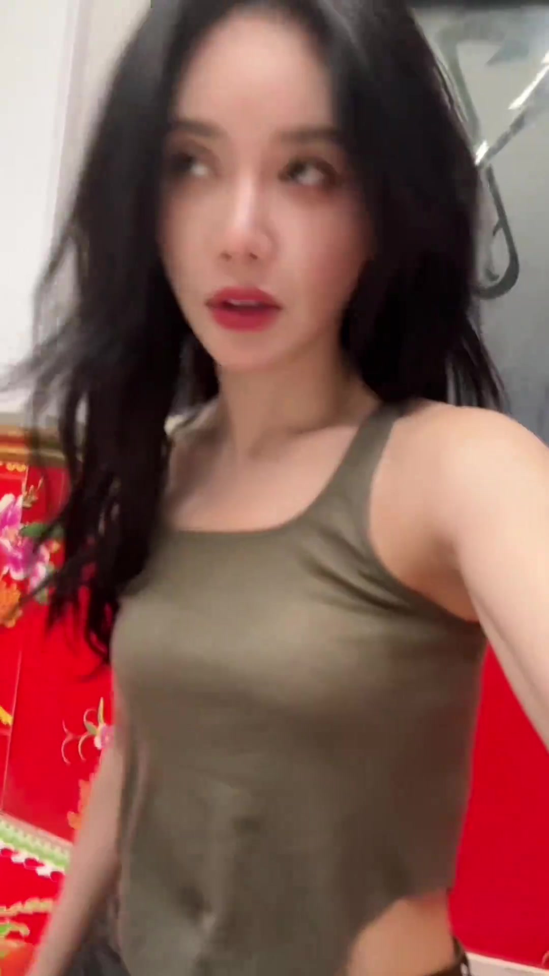 美娜曬視頻：尊貴的東北公主，請(qǐng)享用您的下午茶！