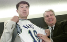 24年前王治郅NBA首秀，得6分3板。
