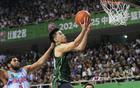新疆隊勝南京，進8強；青島隊換帥，楊瀚森淚別。