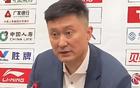 杜鋒抱怨環(huán)境差，為胡明軒打抱不平，遭山西記者反駁。