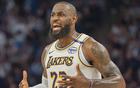 NBA湖人遭黑，老詹受打壓，東契奇摔倒為犯規(guī)，應(yīng)罰球。