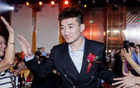 廣廈奪冠慶功宴，王博領(lǐng)獎(jiǎng)，老臣齊聚，胡金秋獻(xiàn)舞敬酒。
