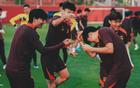 徐布勞受傷，伊萬(wàn)選材試錯(cuò)，王子銘邊鋒，楊明洋邊前衛(wèi)。