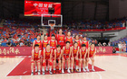 現(xiàn)16名隊員，中國女籃均齡25.4歲，平均身高186.6cm