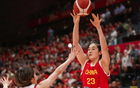 中國女籃險勝，核心球員失笑，雙場2+2+0，宮魯鳴無耐。