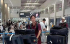 中國男足負(fù)重前行，球心裝不下三十箱。