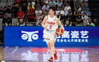 李緣戰(zhàn)16分鐘，得7分3板6助，穿針引線！
