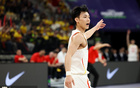 中國男籃VS波黑男籃，徐杰替趙睿出戰(zhàn)，對方17號就緒。