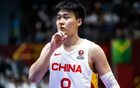 中國(guó)男籃亞洲杯12人名單公布，徐張落選有因，郭導(dǎo)揭秘。